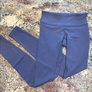 Lululemon Wunder Under leggings size 4
